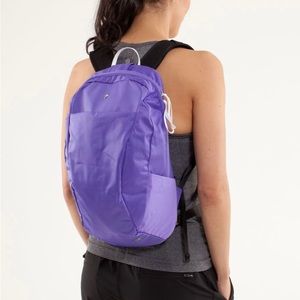 LULULEMON PURPLE NYLON RUN FROM WORK BACKPACK II LADIES BAG ZIPPER HIKING MED